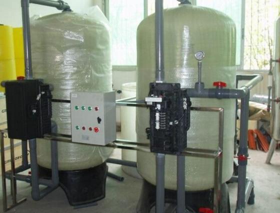 純淨水設備維護費用(yòng)高嗎?怎麽給反滲透純淨水設備維修?